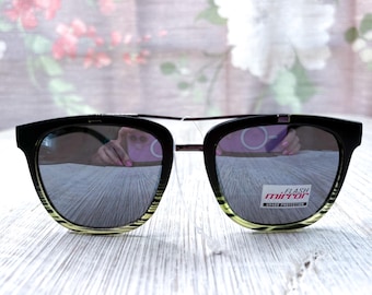 Oversized Square Aviator Sunglasses: Black & Green, UV 400 Protection