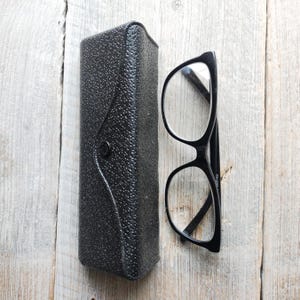 custodia per occhiali vintage deadstock nera in similpelle unisex/uomo/donna porta occhiali da sole accessori per occhiali accessorio per occhiali grande in plastica