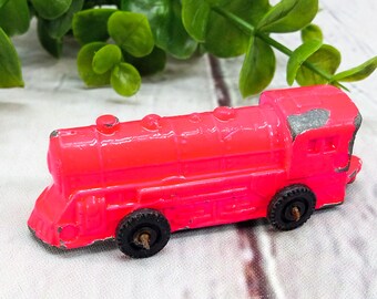 vintage tootsietoy locomotive train hot pink room decor retro aesthetic