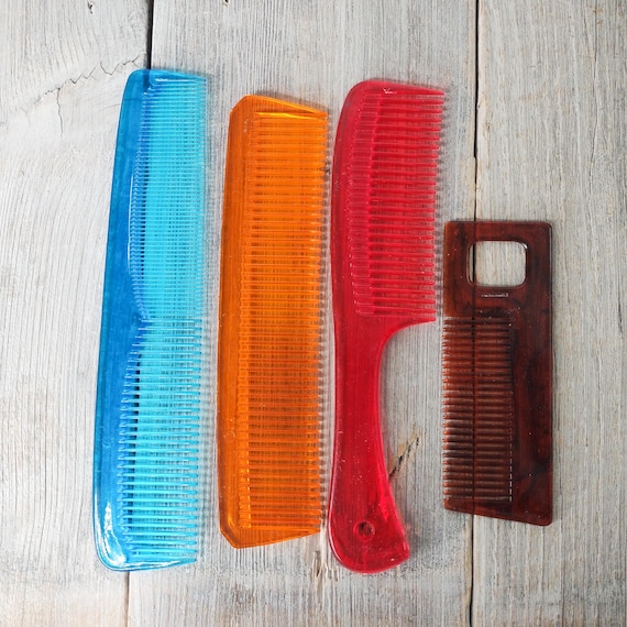 Vintage Translucent Plastic Hair Comb: Retro Styling Accessory