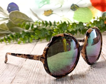 Vintage 1980s Sunglasses NOS Taiwan Multicolor Grandma Retro Festival Boho Vintage 1980s Sunglasses NOS Foster Grant red tone Taiwan  main image 2