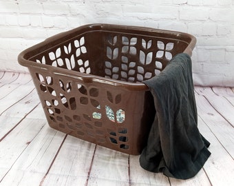vintage RUBBERMAID laundry basket | roughneck brown plastic square flower | retro display prop