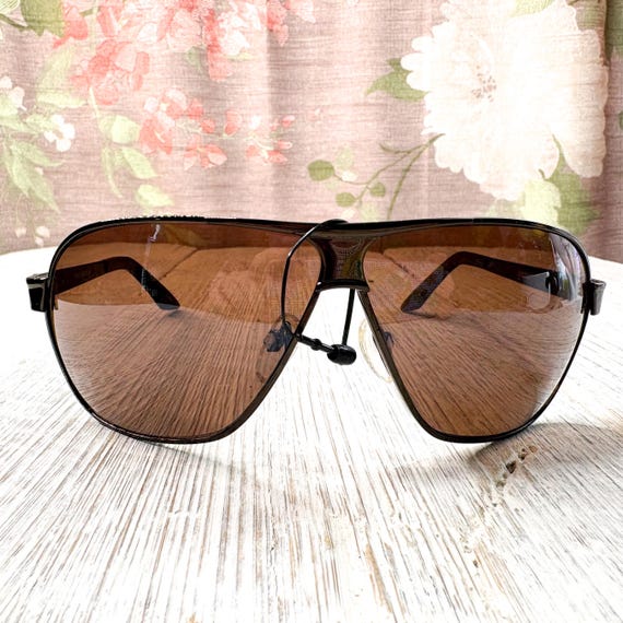Wrap-Around Aviator Sunglasses: Gunmetal with Brown Lenses