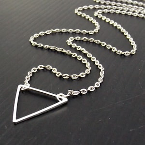 minimalist silver chain necklace glasses chain floating triangle glasses holder sunglasses lanyard pendant necklace women accessories