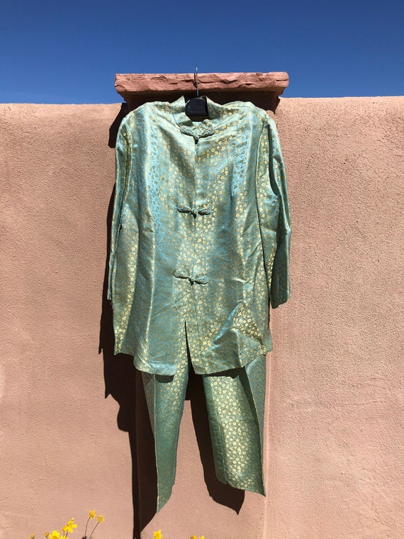Beautiful Silk Vintage Dynasty Hong Kong Two Piece