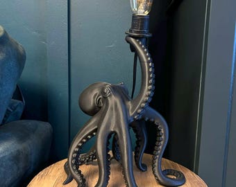 Octopus table lamp