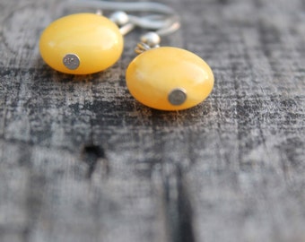 Amber Earrings / Yellow Natural Amber / Mellow Yellow / Modern Style Jewelry / Delicate Simple Earrings / Natural Beauty / Real Amber