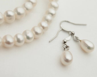 White Pearl Earrings / Wedding Jewelry / Pure White Natural Pearl / Bridal Bridesmaids / Gift for Her / June Birthstone