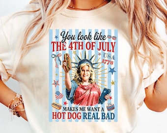 Camiseta con estampado de perrito caliente del 4 de julio y de la Estatua de la Libertad.