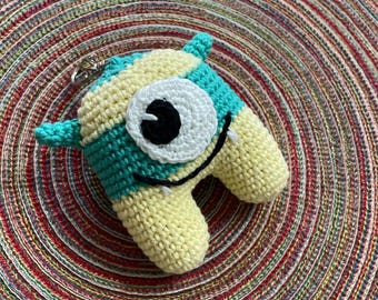 Llavero de monstruo de ganchillo hecho a mano - Lindo adorno para bolso