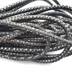 Sznurek ze skóry Python Charcoal Nappa 6 mm: Okrągły, kozi (2 metry)