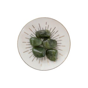 Idocrase-kristaltuimelaar - vesuvianietgenezende edelsteen - steen voor zelfgroei en innerlijke vrede - hartchakra