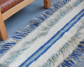 Wool Rug – Handmade Bouclé Carpet from Natural Sheep Wool, Rustic Boho Shaggy Floor Mat, Cozy Home Decor (4.9×2.6 ft).