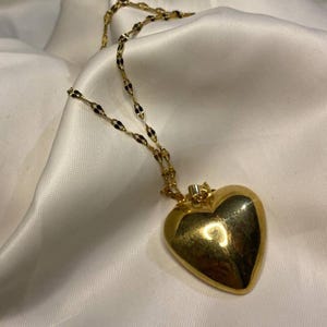 Women Gold Heart Shaped Necklace, Minimalist Gold Necklace, Heart Shaped Necklace, Gold Pendant, Gold Necklace for Women, Gift for Her.