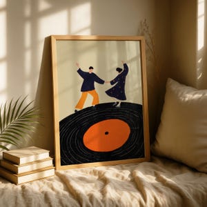 以下が含まれることがあります： レコードの上で踊るカップルを描いた、額入りのアートプリント。 作品は、ネイビーブルーのシャツとオレンジ色のズボンを着た男性と、ネイビーブルーのドレスを着た女性を描いています。 レコードの中央はオレンジ色です。