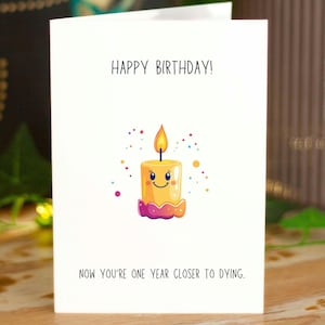 Carte de voeux humour noir, carte faite main grossière, carte d'anniversaire drôle, carte d'anniversaire bougie sarcastique, proche de la mort, carte inappropriée
