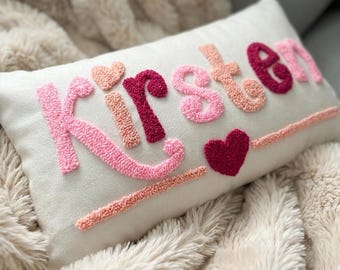 Almofada personalizada com nome e agulha perfurada, decoração de quarto elegante, presente de gravidez personalizado, almofada decorativa personalizada, presente personalizado, decoração de dormitório