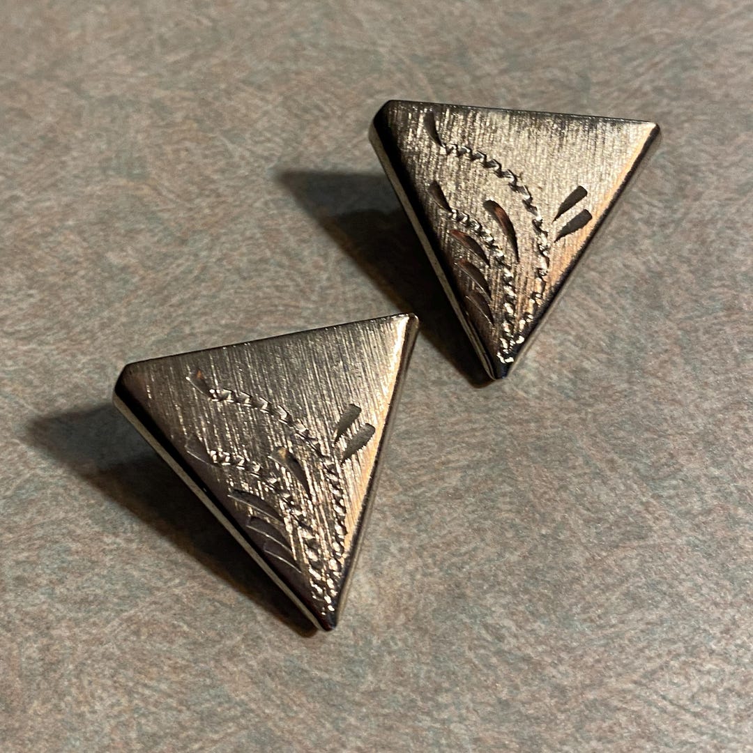 Triangular Collars Vintage Western Engraved Triangle Collar Tips – Silver Tone Metal ...