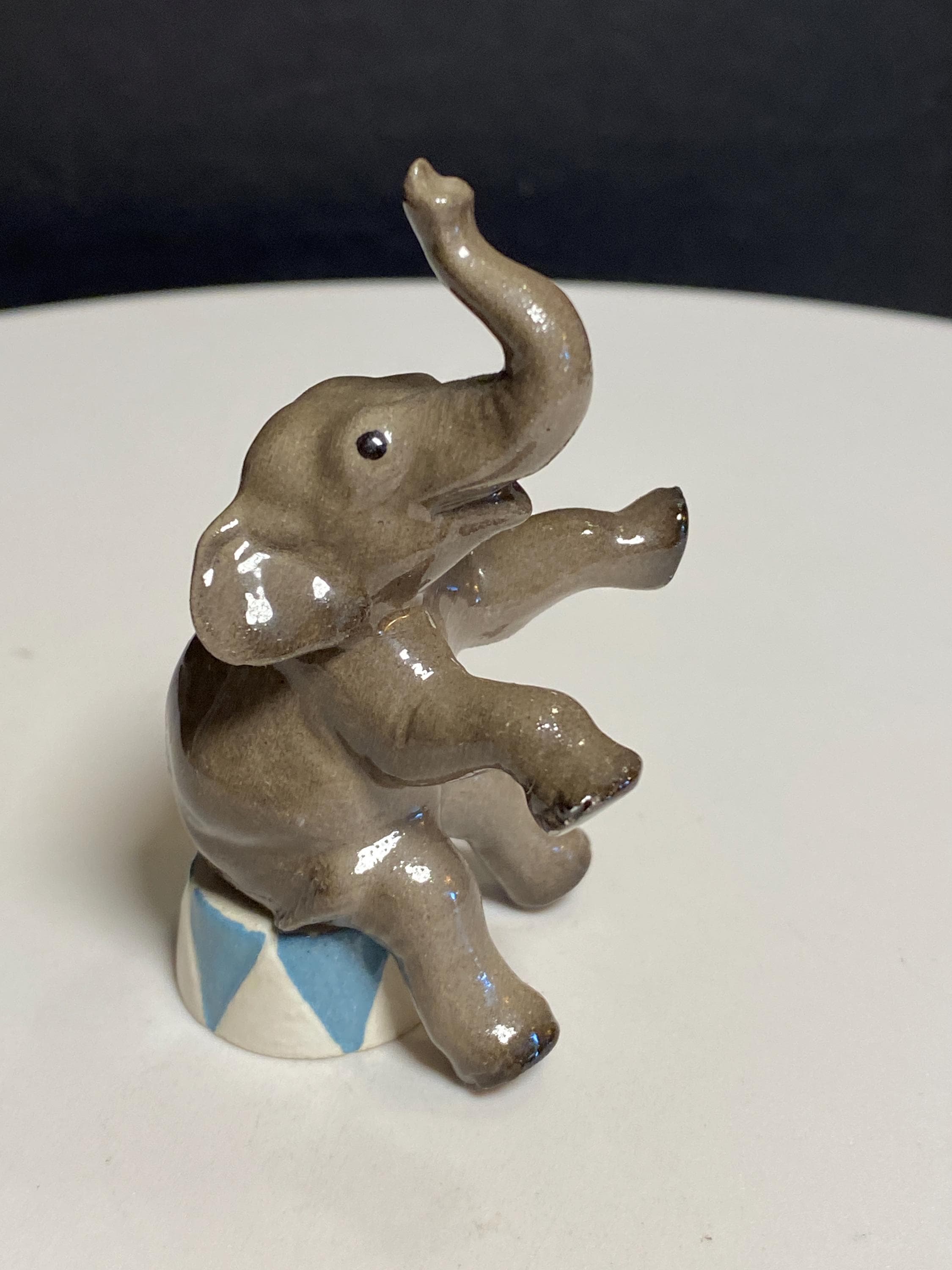 エレファント Hagen Renaker Vtg Hagen Renaker Elephant Miniature Figurine Trunk Up #263 | eBay