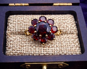 10K Gold Garnet Flower Cluster Ring Size 4 Halo Design