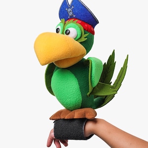 Handmade Pirate Parrot Puppet – Colorful Plush Bird Toy for Kids and Collectors.