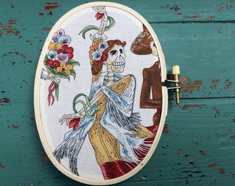 Day of the Dead Decor - Embroidery Hoop Art - Halloween - Dia de los Muertos Decor - Skeleton Art