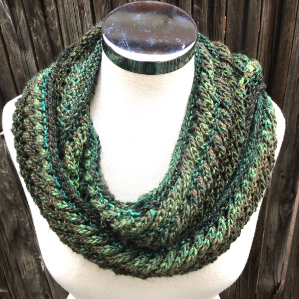 Green Infinity Moebius Scarf - KNITTING SALE - SC7