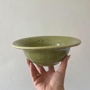Plato de pasta de cerámica hecho a mano, plato de cerámica único, vajilla de cerámica, cuenco para pasta, perfecto para pasta, ensaladas o platos principales.