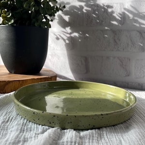 Ceramic Plate with Unique Side Rim , Pottery Plate, Handmade Ceramic, Functional Handmade Plate for Elegant Serving, Modern Dinnerware