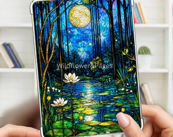 Encarte para Kindle: Mosaico de lagoa encantada na floresta ao luar, Paperwhite, Basic, Oasis, Scribe, Colorsoft 2024/25, iPad Mini, Kobo
