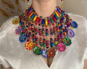Handgefertigte Palm Fibre Halsketten-Ohrringe im Set: Mexikanische Boho Blumen Schmuckstücke