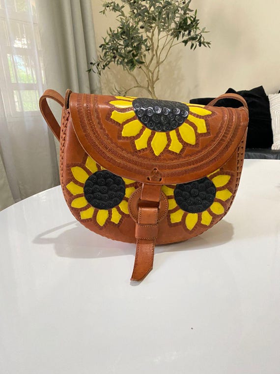 Handmade Tooled Leather Sunflower Crossbody Bag: Mexican Artisan Purse