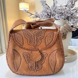 Bolso bandolera de cuero repujado hecho a mano / Bolso bandolera artesanal mexicano / Bolso de hombro bohemio estilo occidental para mujer / Accesorio vintage para festivales