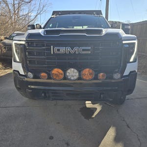 Soporte de barra de luces para camionetas GM HD de 2024 a la actualidad