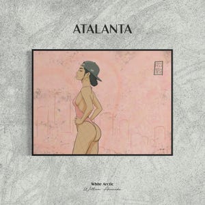 Puede incluir: Una lámina enmarcada titulada ATALANTA con una ilustración estilizada de una figura con body rosa y gorra de béisbol gris oscuro. El fondo es un lavado rosa texturizado con contornos de ciudad y un pequeño recuadro de firma.