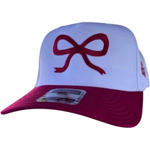 Trendy geborduurde strikhoed