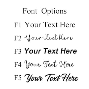Pode incluir: Um fundo branco exibe op&ccedil;&otilde;es de fontes. O texto "Font Options" est&aacute; no topo, seguido por cinco exemplos de fontes, rotulados de F1 a F5. Cada exemplo mostra o texto "Your Text Here" em um estilo de fonte diferente, variando de simples a cursivo.