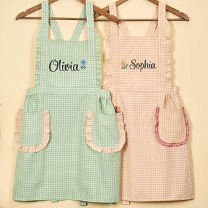 Embroidered Apron With Name,Personalized Kitchen Apron With Pocket,Custom Garden Apron For Woman,Beauty Apron,Chef Apron,Hostess Gift
