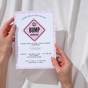 Baby-Bauch Ahead-Babypartyeinladung. Baby-Babyparty-Einladung, niedliches Baby-Beulen-Spruch für eine Babyparty-Einladung.