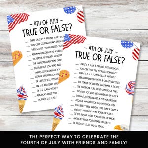 K&ouml;nnte beinhalten: Zwei wei&szlig;e Spielbl&auml;tter aus Papier mit der &Uuml;berschrift 4th of July True or False in schwarzer Schrift, mit Aquarellillustrationen von amerikanischen Flaggen, Hotdogs, rot-wei&szlig;-blauen Eiswaffeln, Luftballons, einem Lutscher und einem Adlerkopf.