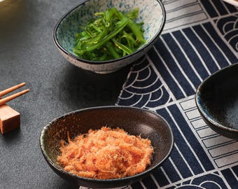 Japanische Keramikschalen: Asiatisches Küchendekor
