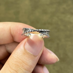 Cyberpunk Open Ring, Adjustable Armor-Style Silver Band, Futuristic Unisex Ring, Gothic Minimalist Jewelry for Men and Women