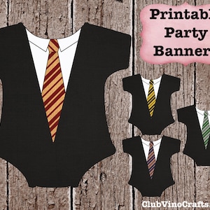 Puede incluir: Banderas de fiesta imprimibles que presentan un traje negro con una corbata en cuatro colores diferentes: rojo y dorado, amarillo y negro, azul marino y blanco, y verde. El texto "Printable Party Banners" está en un cuadro rosa.