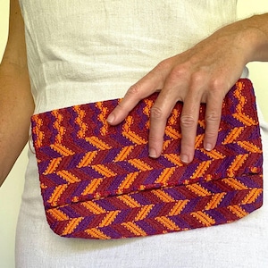 Clutch/bolsa de algodão tecido à mão, huipil guatemalteco. Design hippie geométrico. Bolsa colorida huipil guatemalteca feita à mão. 100% comércio justo.