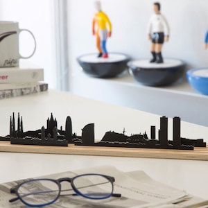Formen von BARCELONA 3D Skyline Silhouette | Stadtmodell mit beweglichen Figuren | Horizont Diorama | Ein perfektes Architektur Geschenk!