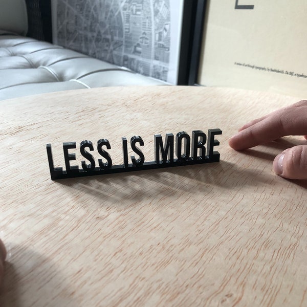 Less is more Architecture DEVIS | Lettres 3D minimalistes pour inspirer et décorer | Phrase de Dieter Rams | Cadeau design