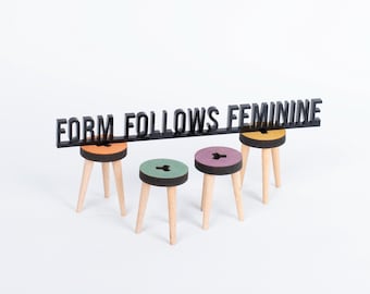 Form Follows Feminine: Oscar Niemeyer Acryl-Zitat-Dekor