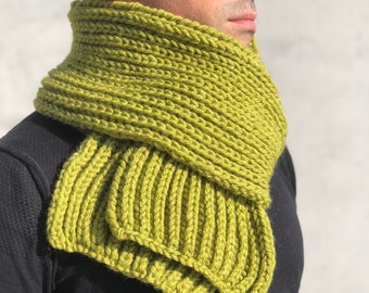 Bufanda gruesa verde oliva tejida a mano: bufanda de invierno para hombre en mezcla de lana merino