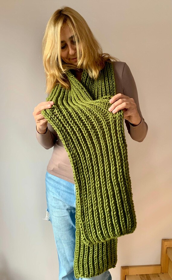 Sciarpa verde lavorata a mano, Sciarpa verde lavorata a maglia