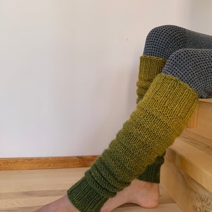 Hand Knitted leg warmers in shades of green , hand knitted green legwarmers, yoga socks, fitness, dance image 6